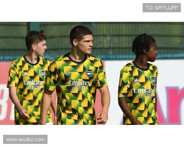 伦敦德比：两千摔跤汉街头激战